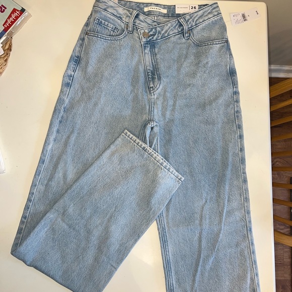 Pacsun 90’s Boyfriend Crisscross Jeans - Picture 4 of 4